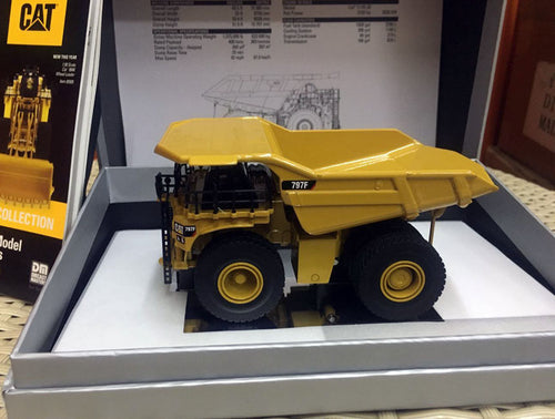 Rare!!! Caterpillar Cat 797F Mining Truck Elite 1/125 Scale Metal Model By DieCast Masters DM85536